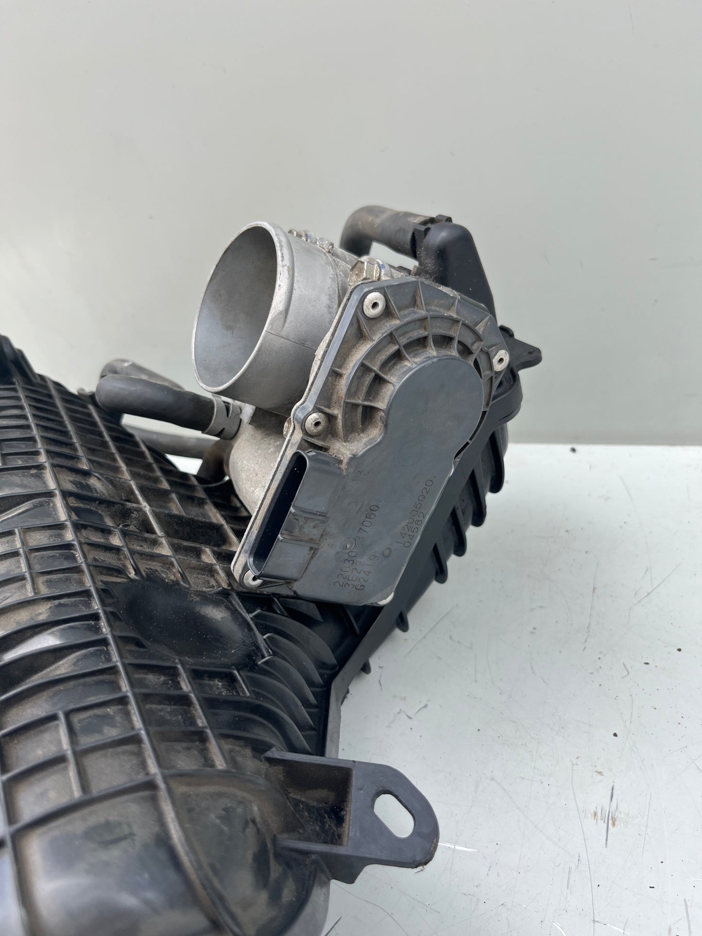 2011-17 Lexus CT200H Intake Mainfold