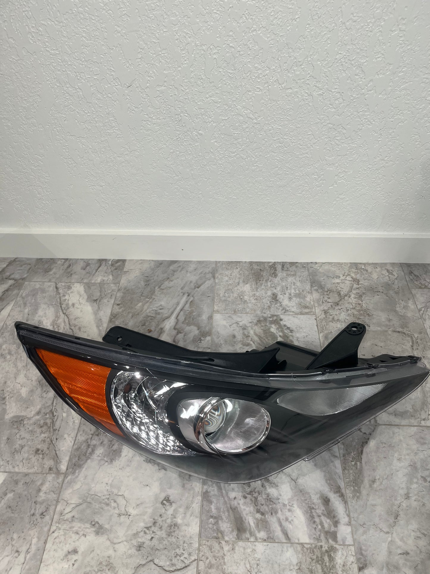 2011-14 Hyundai Sonata Right Passenger Headlight