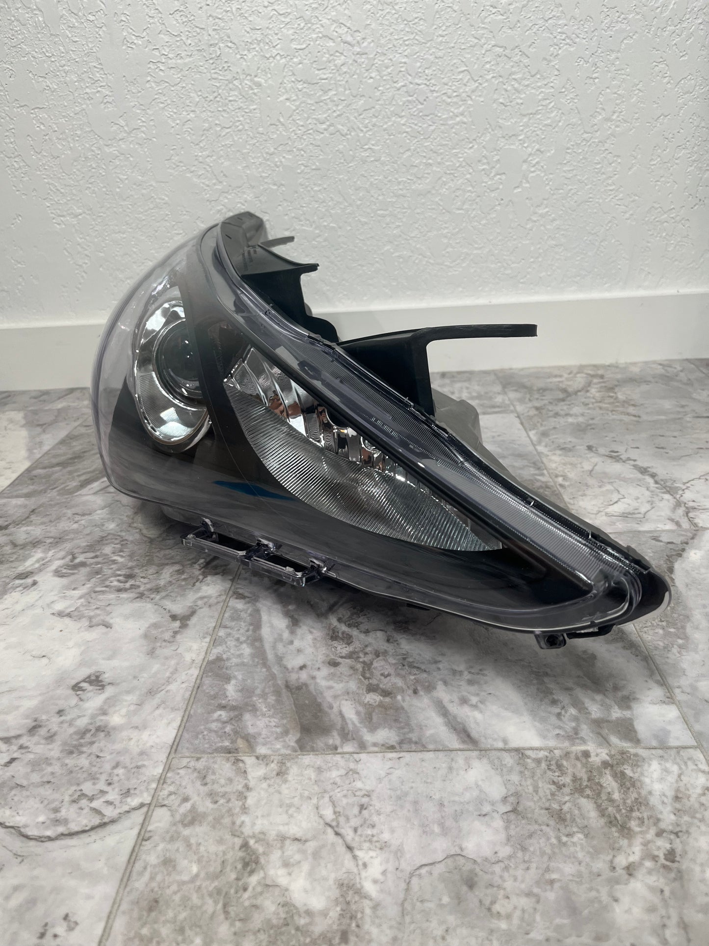 2011-14 Hyundai Sonata Right Passenger Headlight