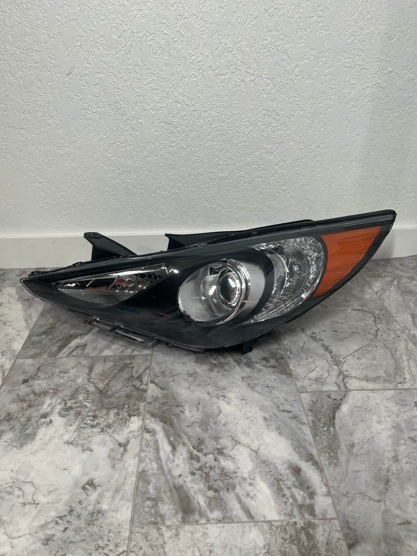 2011-14 Hyundai Sonata Left Driver Headlight&nbsp;