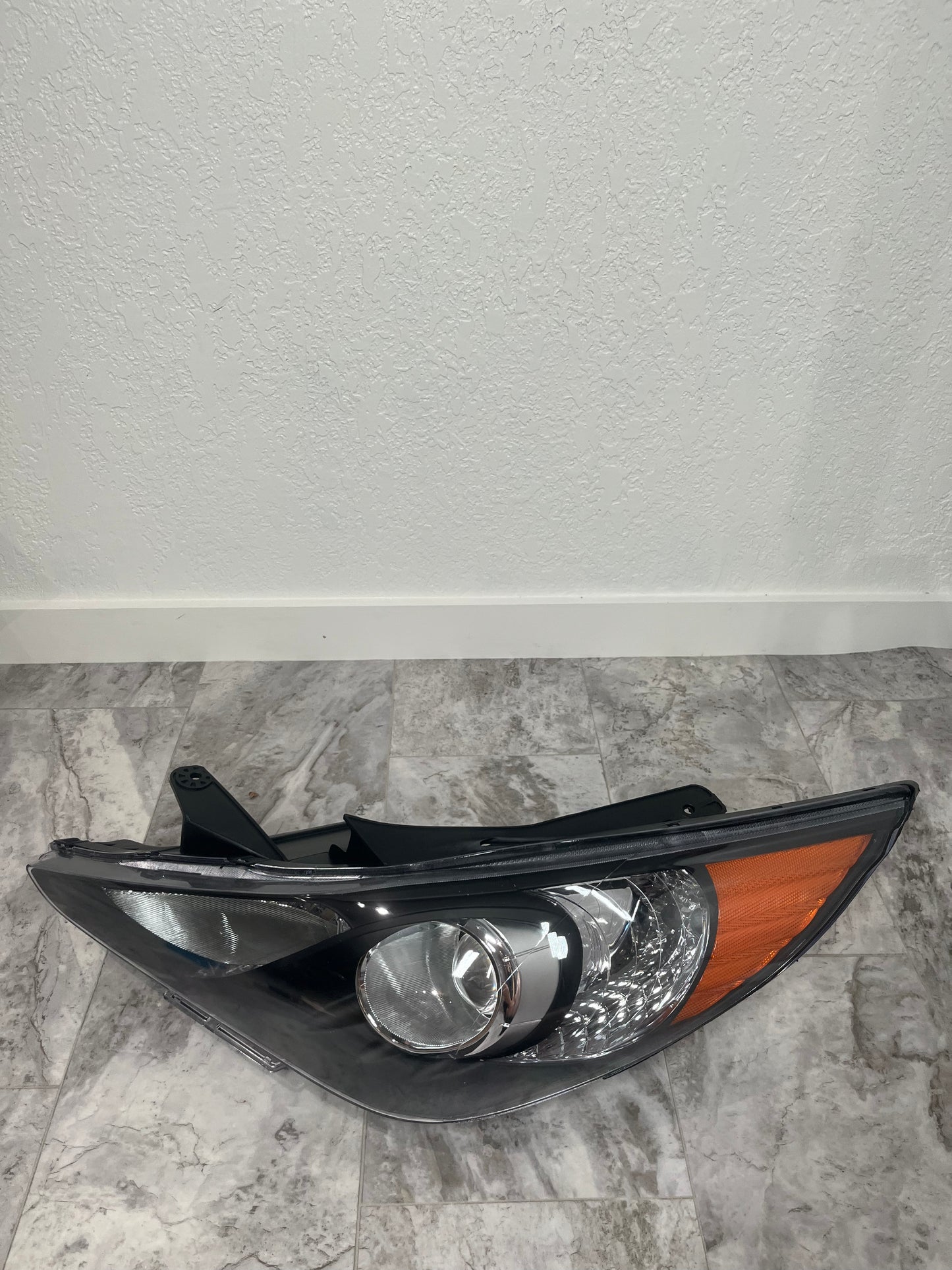 2011-14 Hyundai Sonata Left Driver Headlight&nbsp;