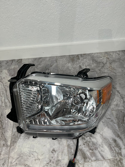 2014-17 Toyota Tundra Driver Left Side Headlight