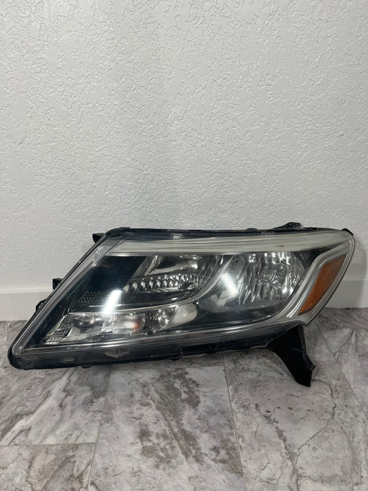 2013-16 Nissan Pathfinder left Driver Side Headlight Halogen OEM