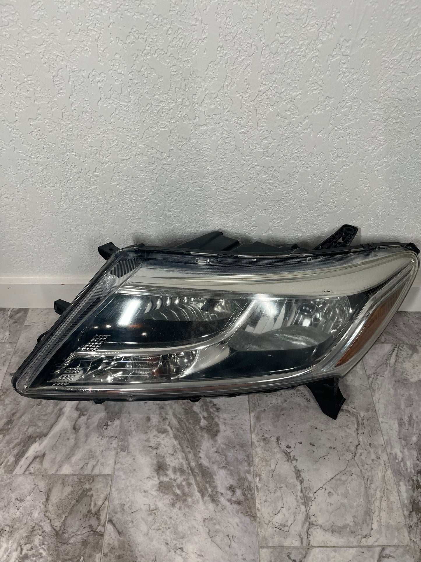 2013-16 Nissan Pathfinder left Driver Side Headlight Halogen OEM