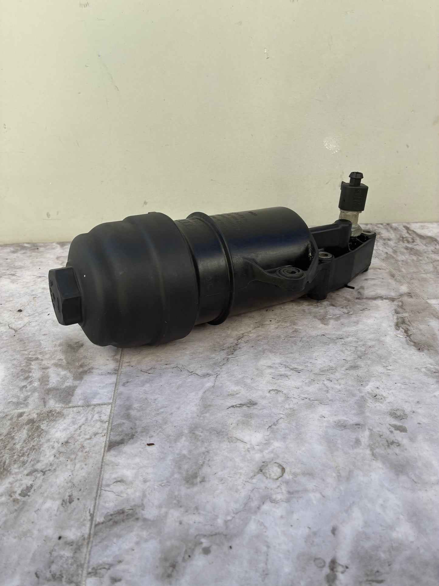 2011-15 Audi Q7 Oil Filter Housing