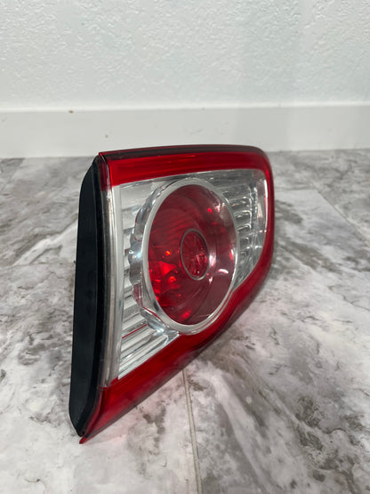 2010-12 Hyundai Santa Fe Passenger Right Side Lid Tail Light OEM