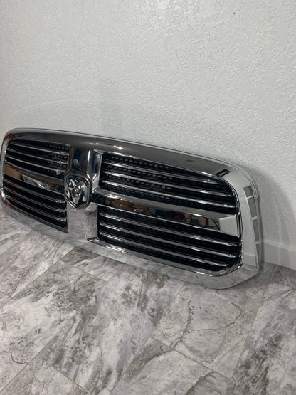 2013-18 Dodge Ram 1500 Front Grille OEM