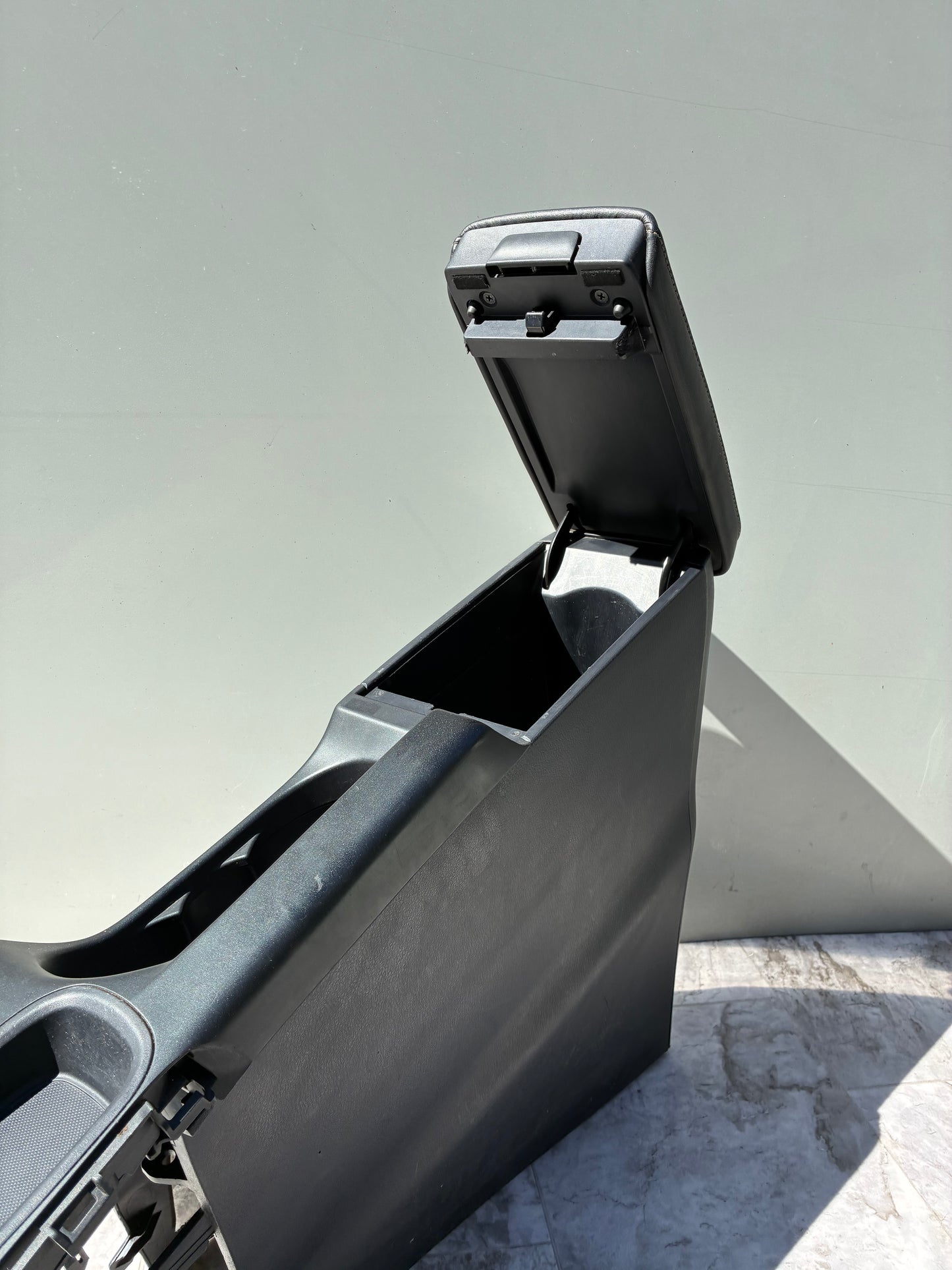 2011-17 Lexus CT200H Center Console OEM