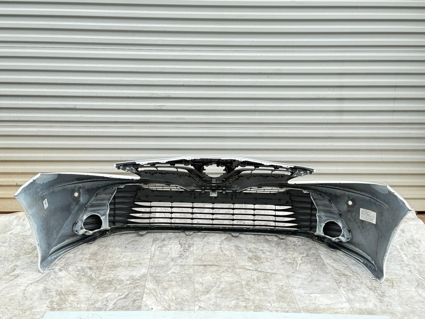 2021-23 Toyota Camry LE, XLE Front Bumper Color White