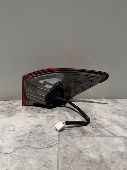 2009-11 LEXUS IS250/350 RH Outer Taillight Lamp