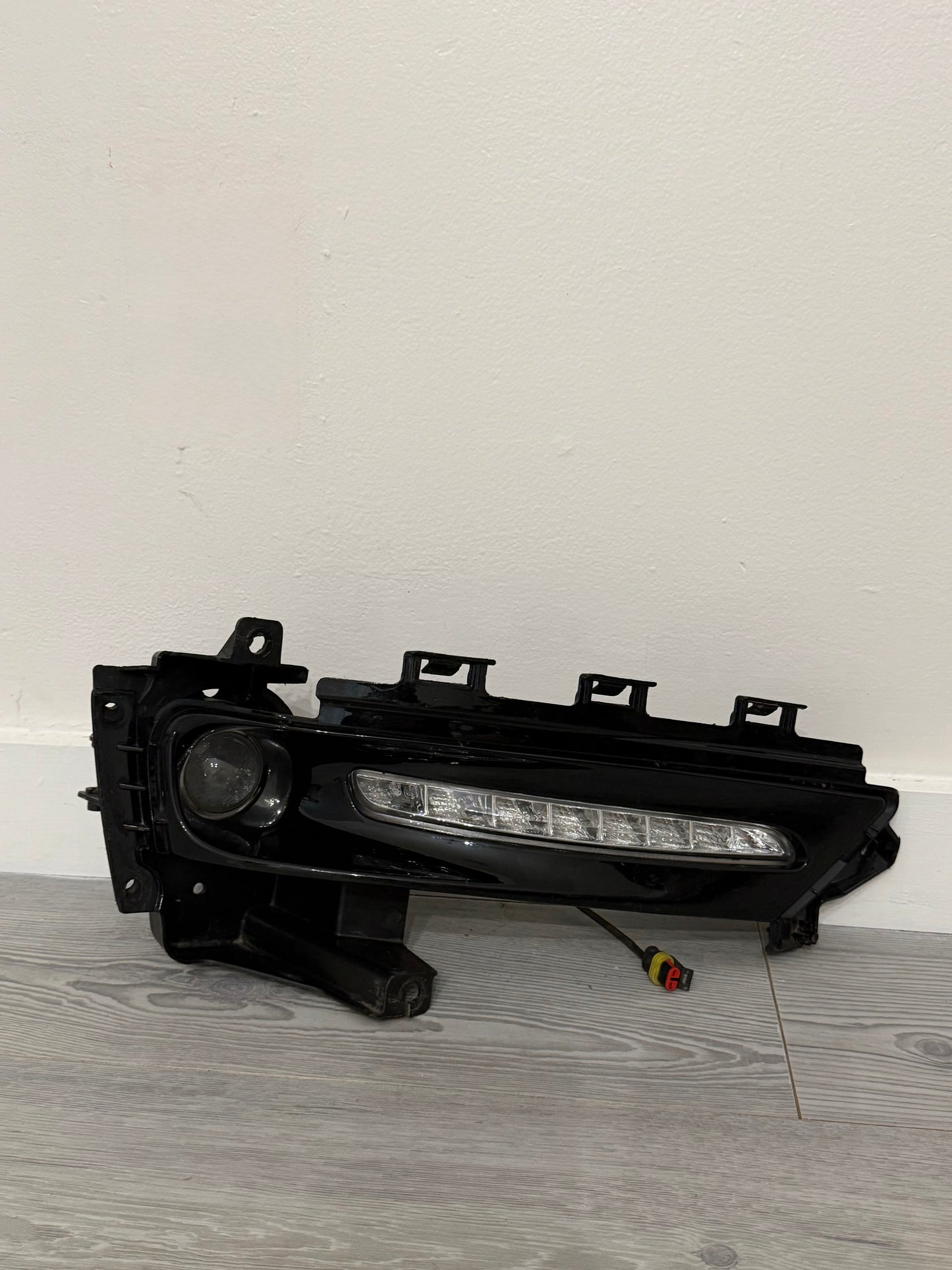 2014-15 Jeep Grand Cherokee SRT Passenger Right Fog Light Lamp OEM