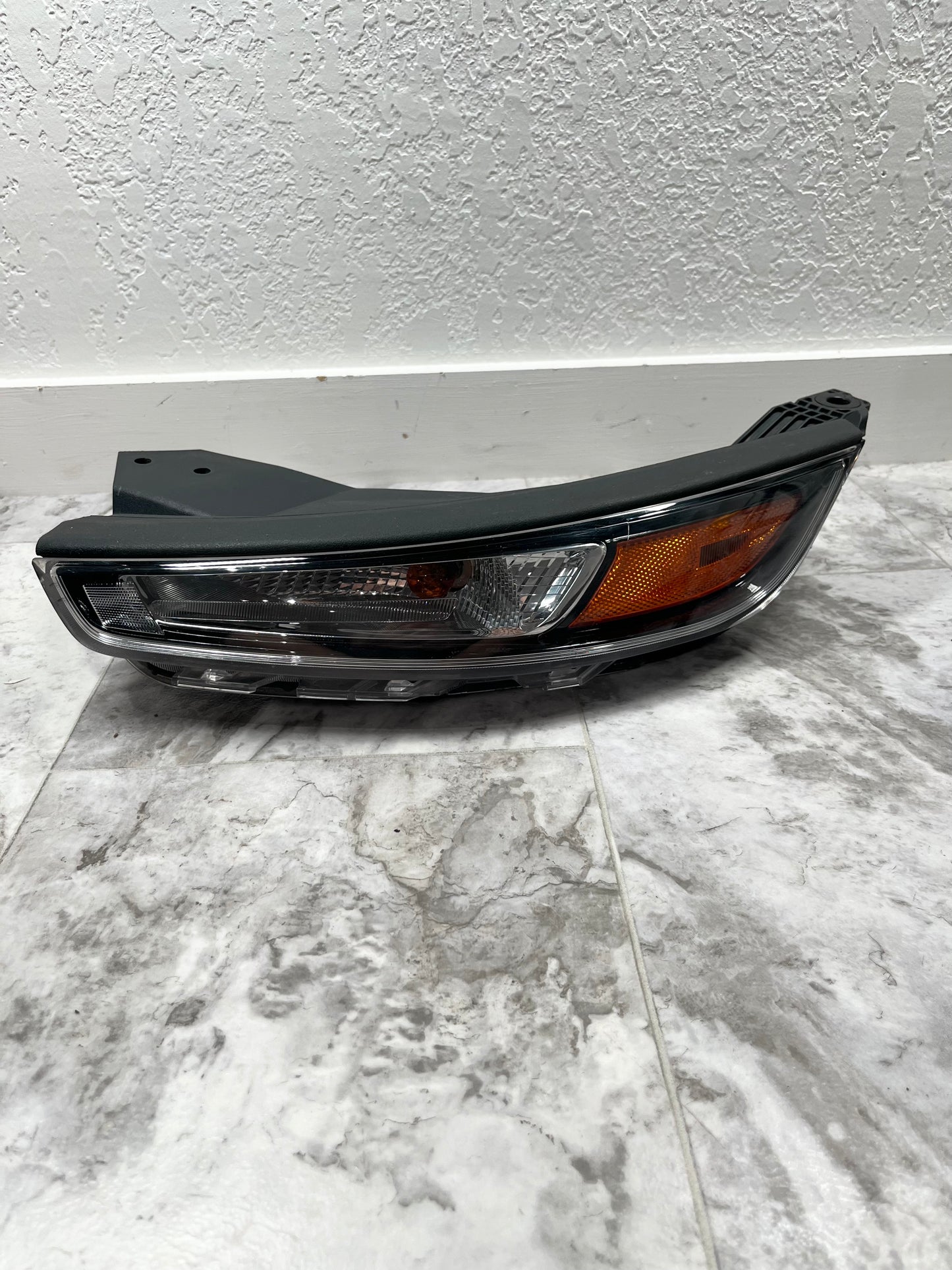 2020-23 Hyundai Vanue Left Driver Side Halogen Headlight OEM