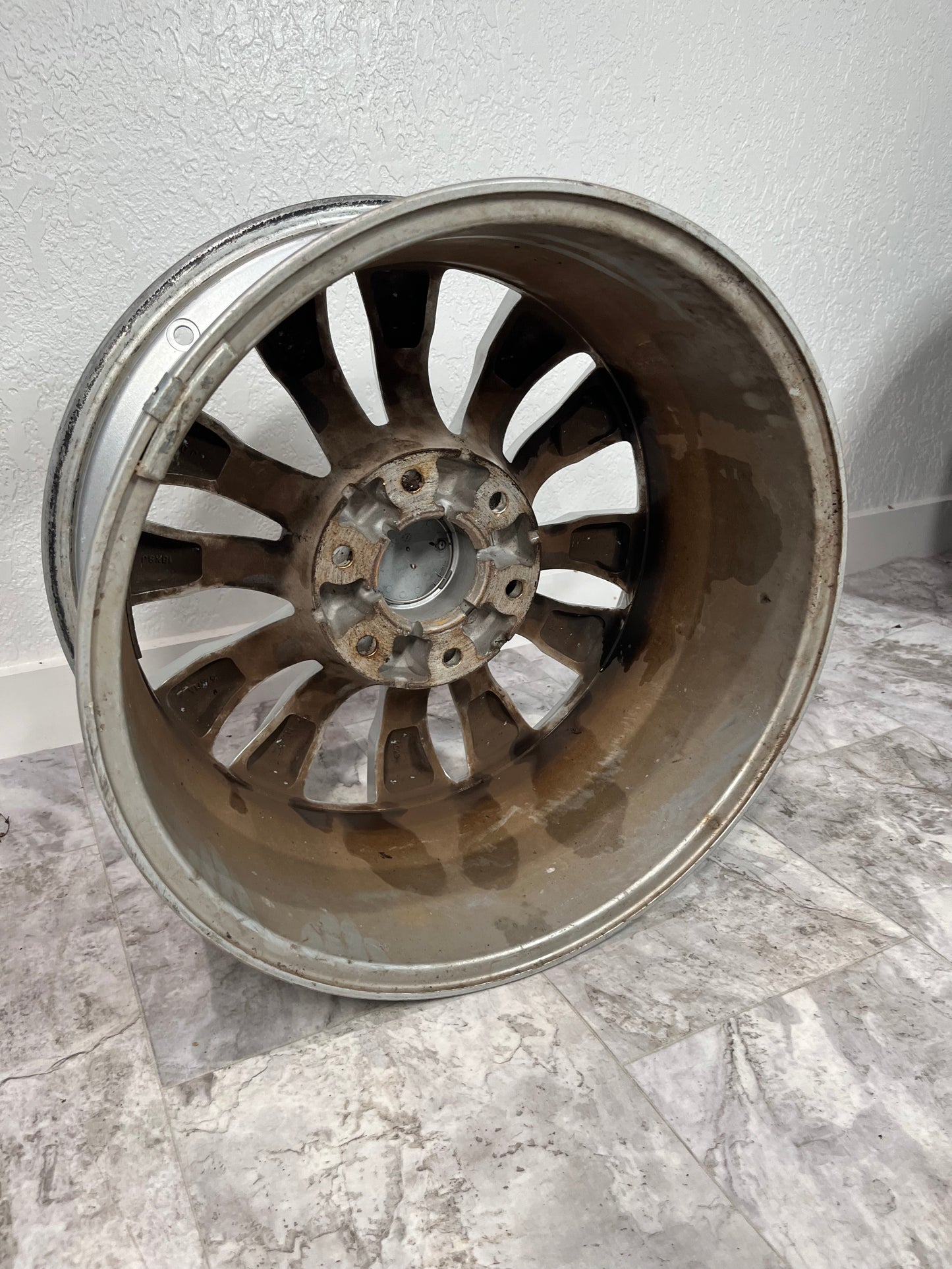 2017-20 Nissan Armada 18 Wheel Rim OEM