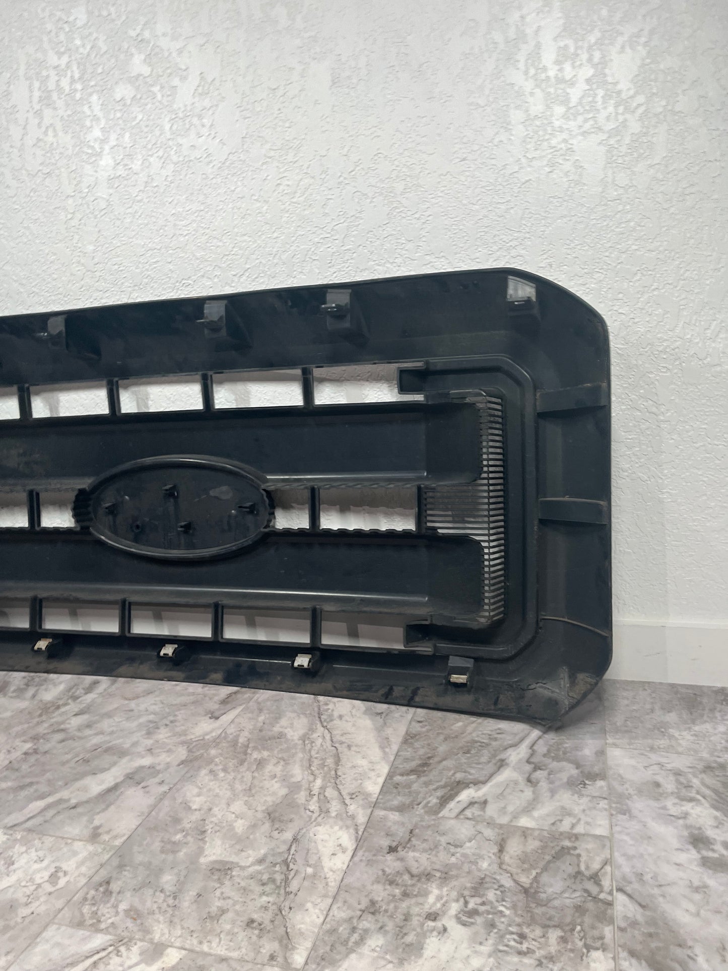 2011-16 Ford F-250 Super Duty Upper Radiator Grill OEM