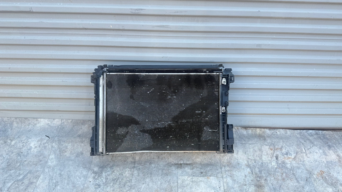 2008-16 Mercedes C300 Engine Radiator Cooling Fan Motor Assembly OEM