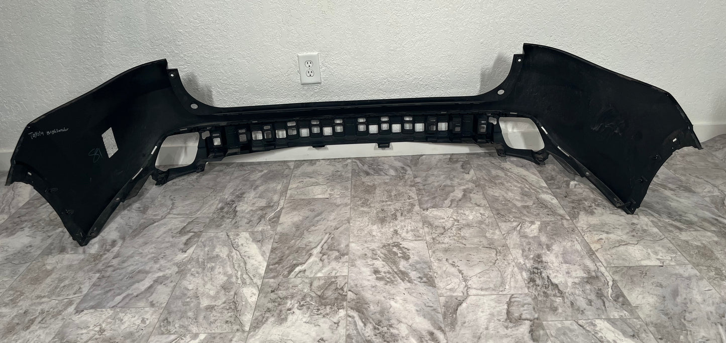 2014-19 Toyota Highlander Rear Bumper Cover OEM