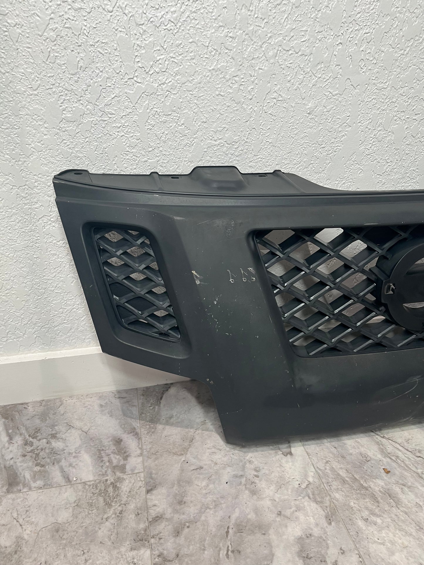 2009-13 Nissan Frontier Front Upper Grille OEM