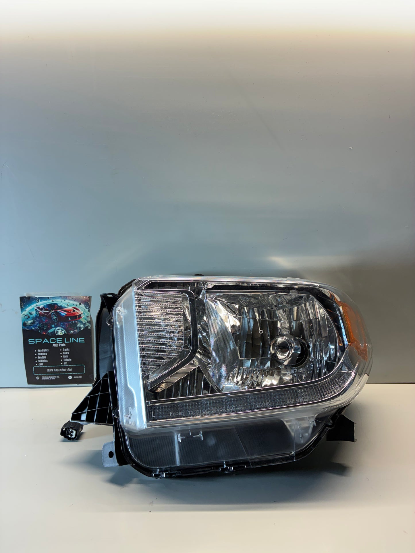 2014-17 Toyota Tundra Driver Left Headlight