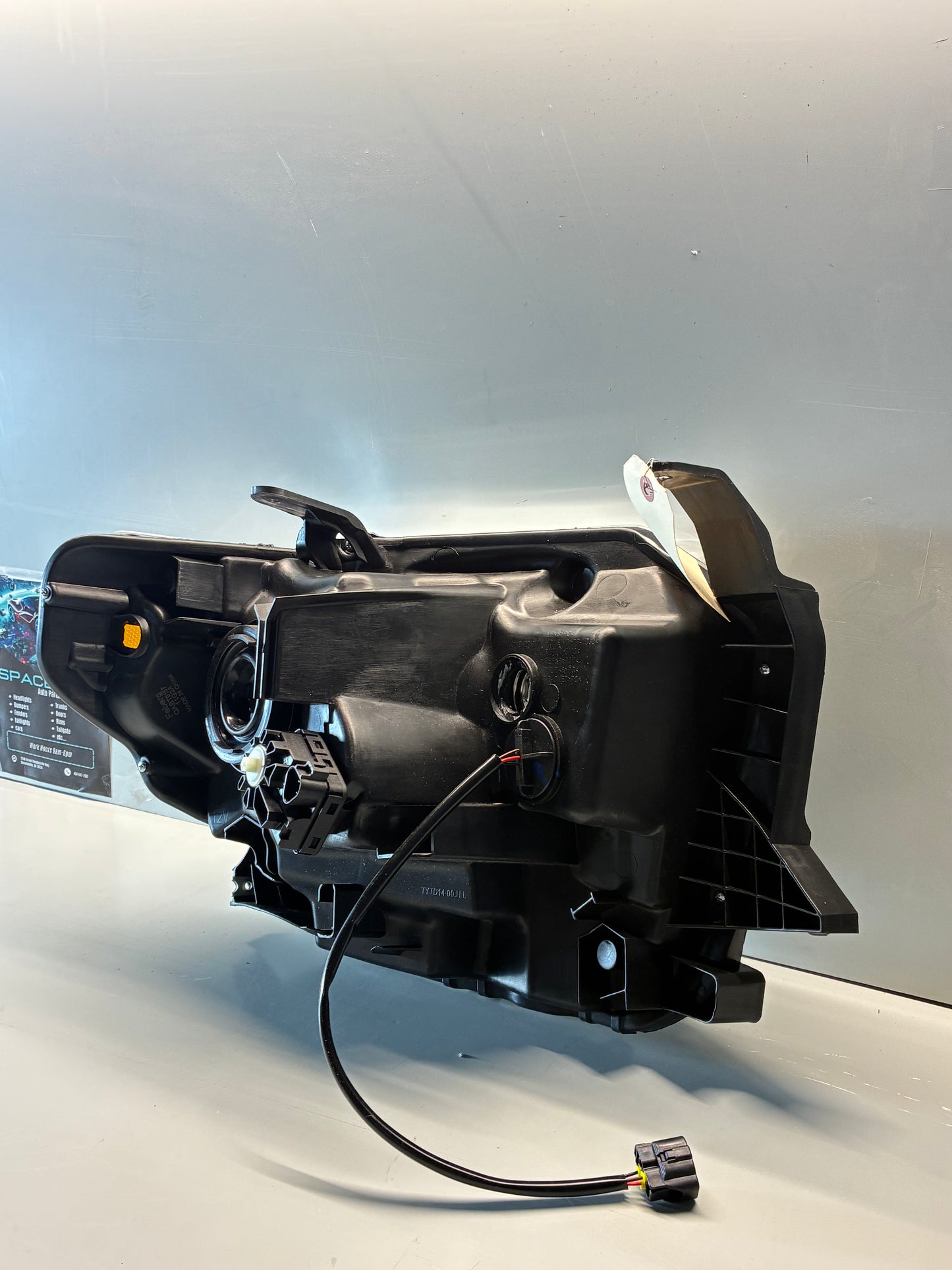 2014-17 Toyota Tundra Driver Left Headlight