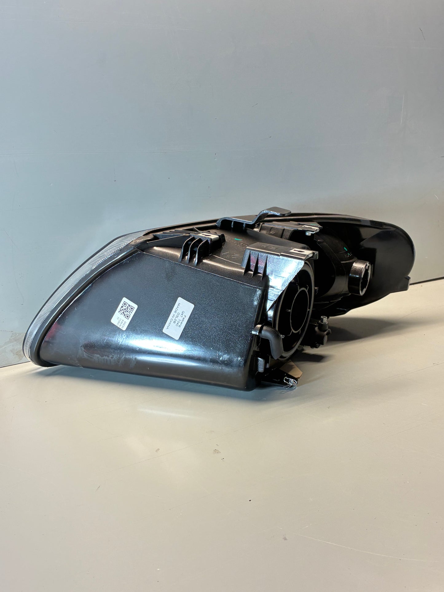2001-07 Dodge Caravan Clear Lens Right Passenger Side Headlight