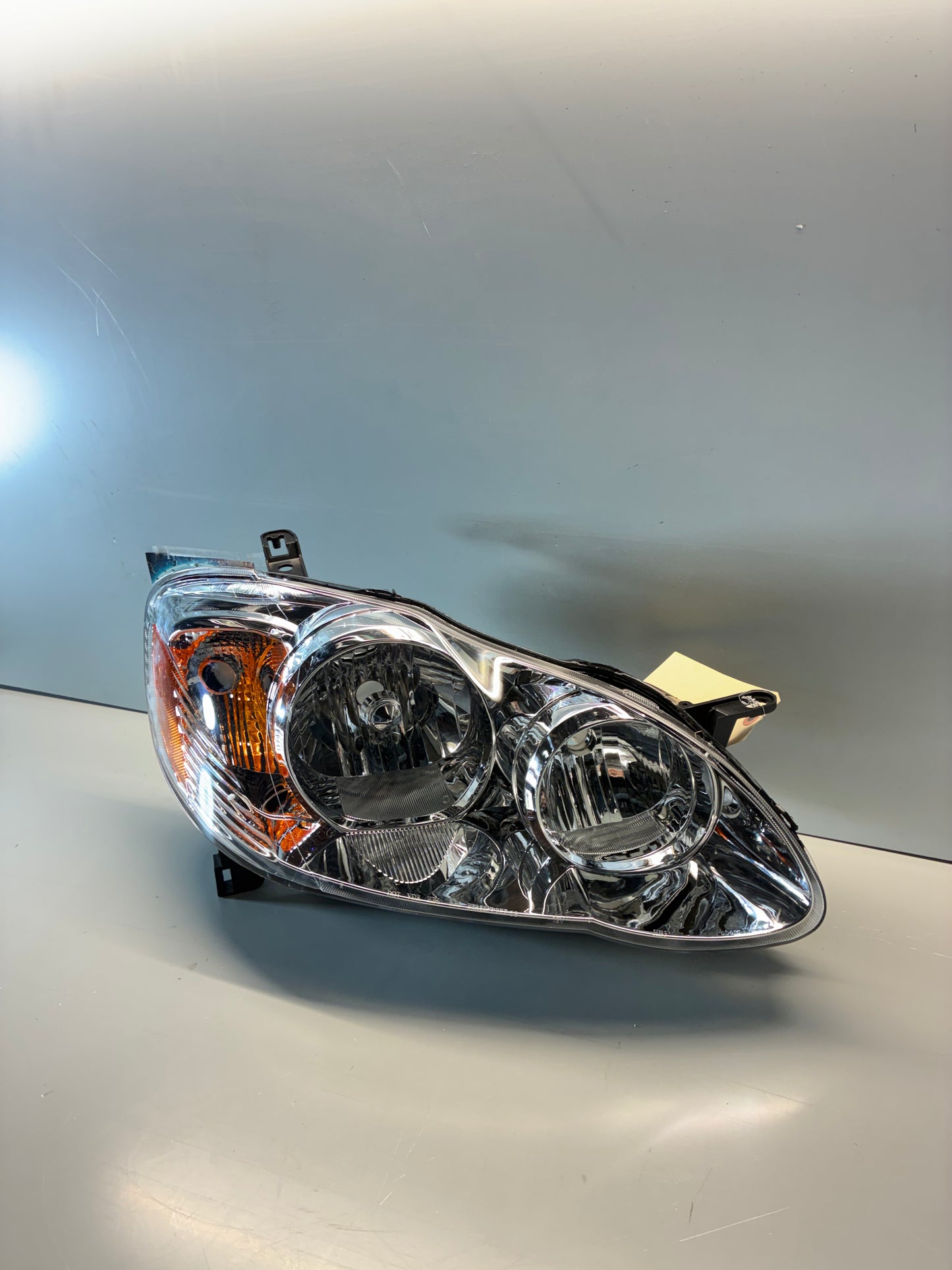 2003-08 Toyota Corolla Chrome Housing Reflector Clear Lens Right Headlight