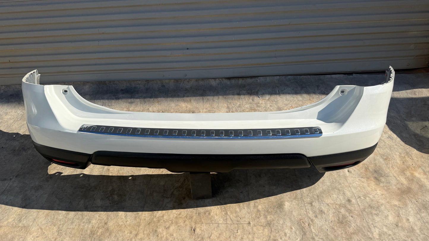 2014-2016 Nissan Rouge rear bumper white
