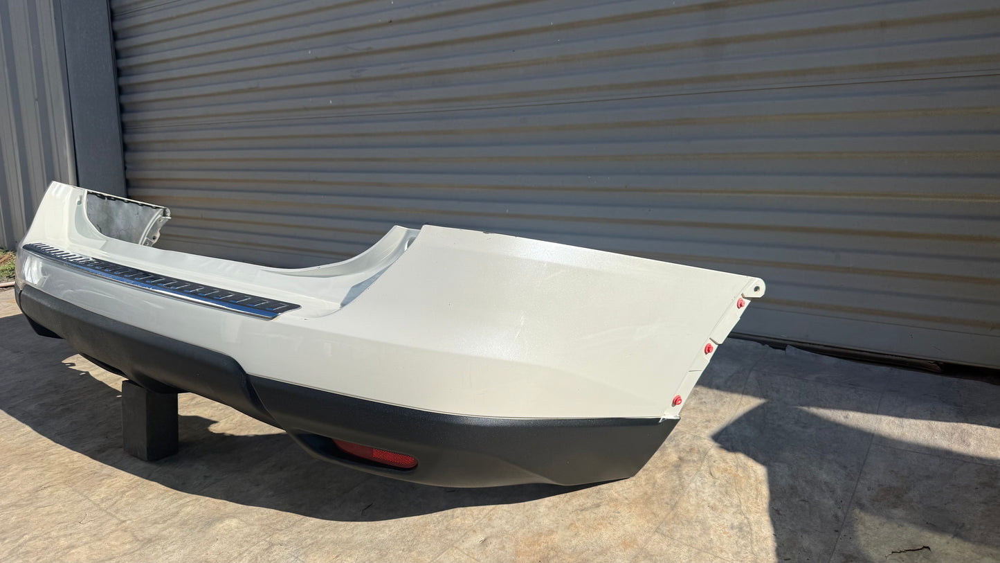 2014-2016 Nissan Rouge rear bumper white