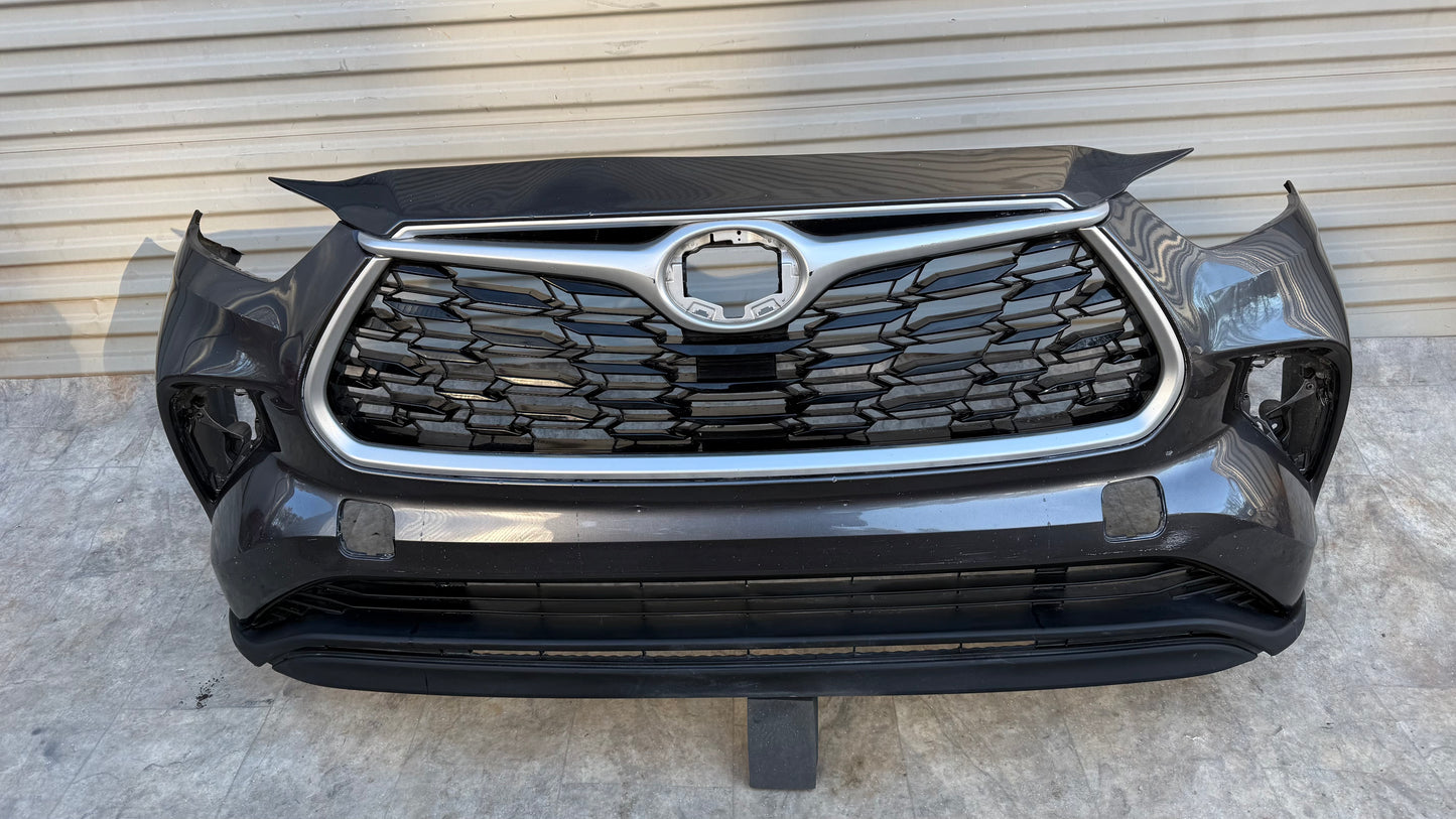 2020-23 Toyota Highlander Hybrid Front Bumper OEM