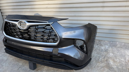 2020-23 Toyota Highlander Hybrid Front Bumper OEM