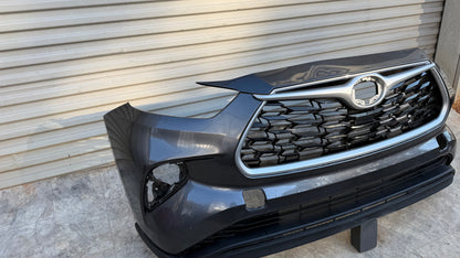 2020-23 Toyota Highlander Hybrid Front Bumper OEM