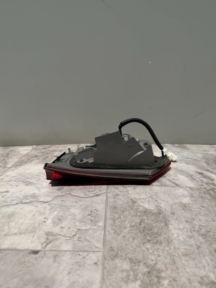 2011-13 Lexus IS350 Right Side Taillight Trunk