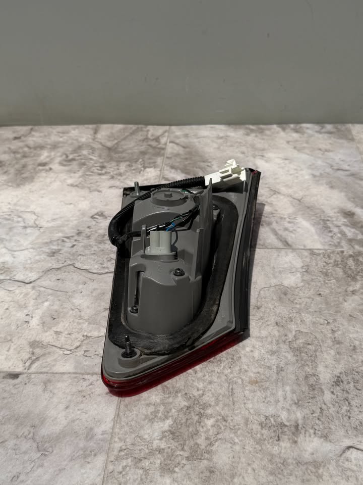 2011-13 Lexus IS350 Left Taillight Trunk