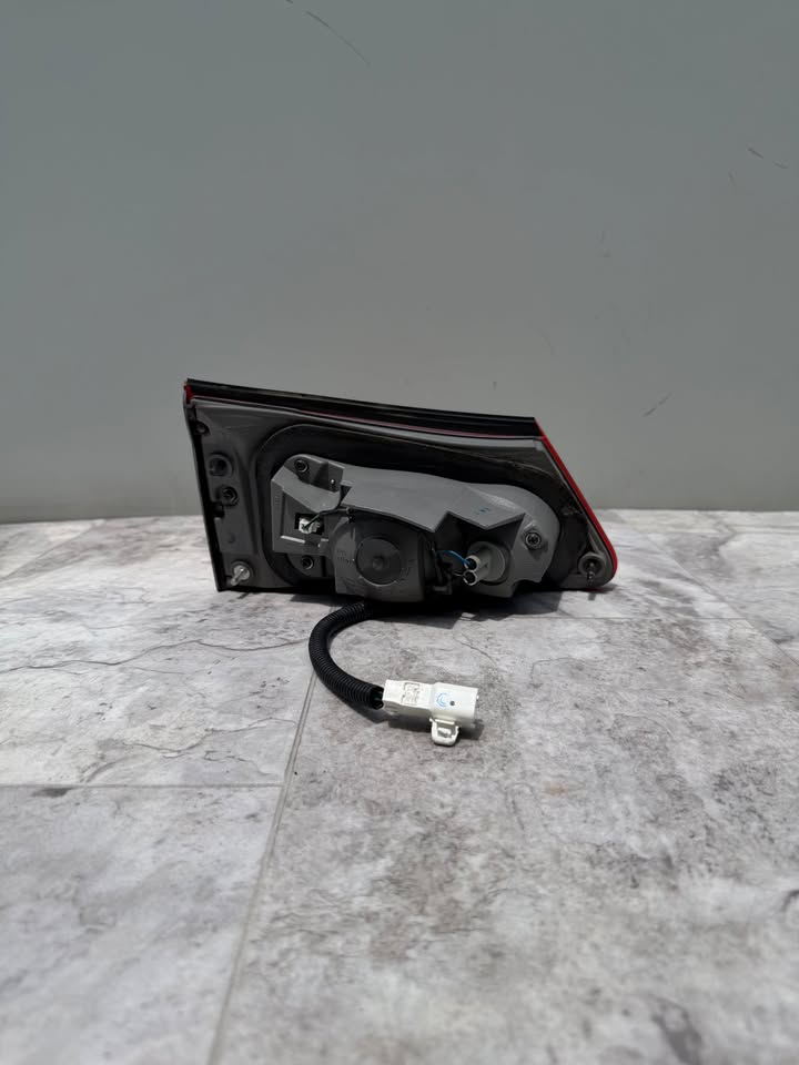 2011-13 Lexus IS350 Left Taillight Trunk