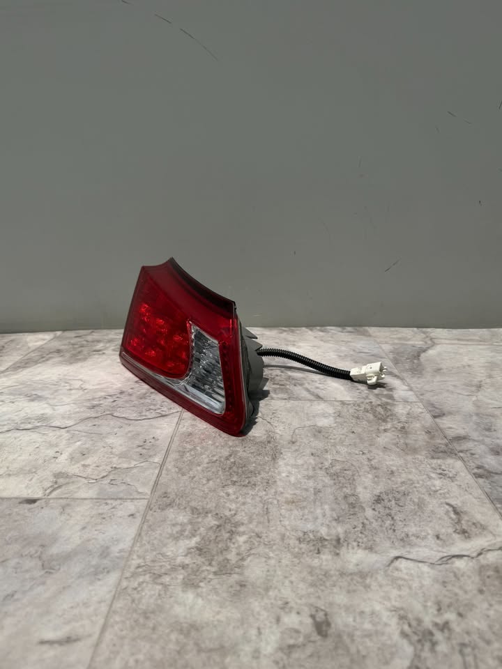2011-13 Lexus IS350 Right Side Taillight Trunk